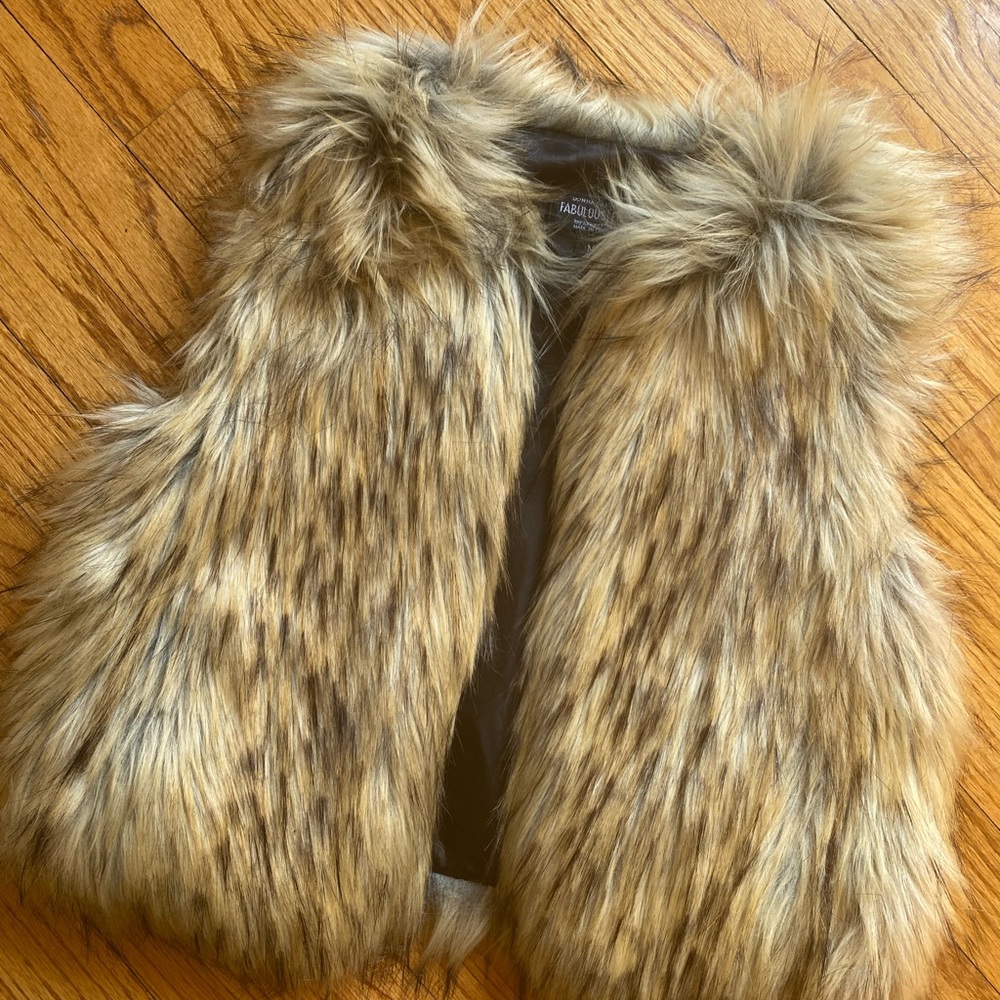 Girl Fabulous Furs Faux Fur Vest Size M